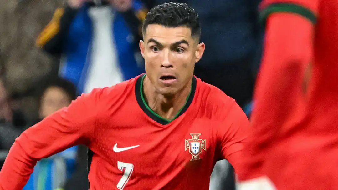 Ronaldo, Masih Cinta Sepak Bola, Tapi Waktu Terbatas