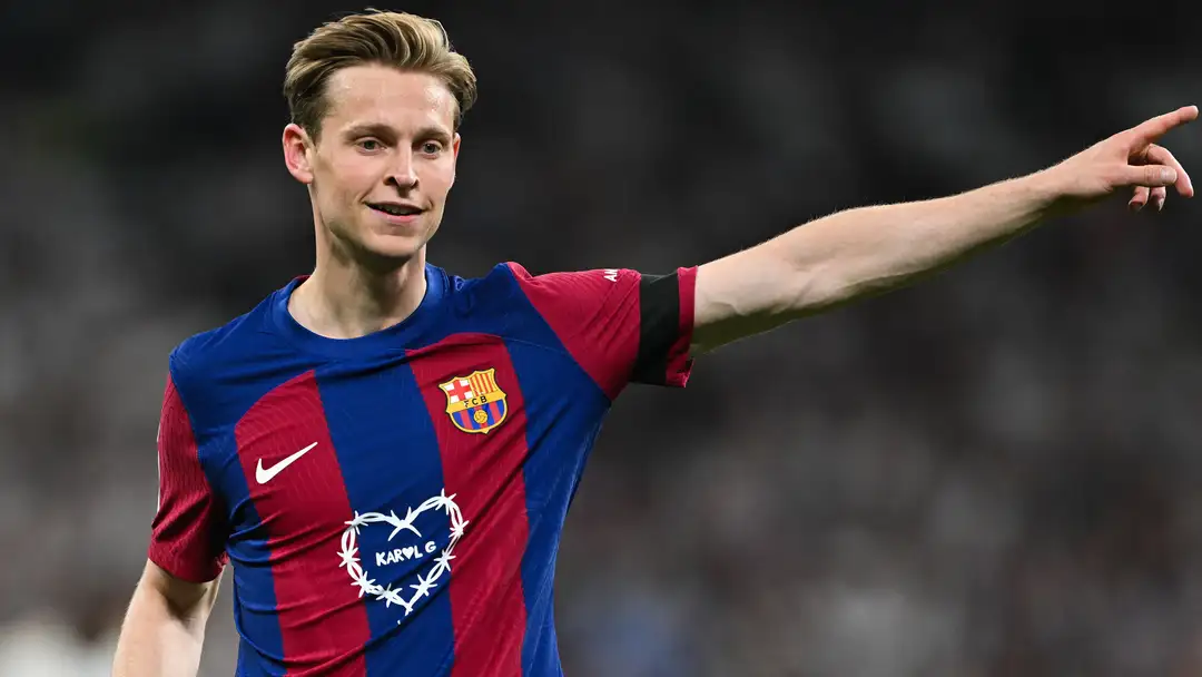 Frenkie de Jong Bantah Klaim Gaji Tinggi dan Penolakan Operasi