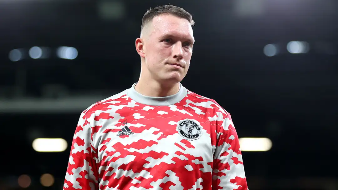 Phil Jones Ungkapkan Pengalaman Bullying dan Mental Strain