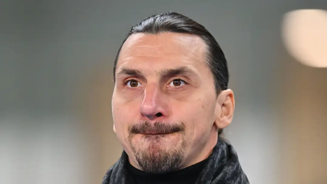 Santiago Giménez Memukau Zlatan Ibrahimovic