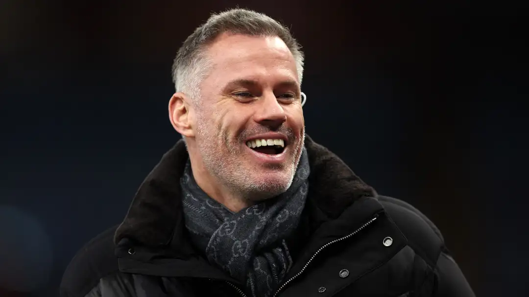 Kejadian Lucu di Kereta: Jamie Carragher ‘Dikerjai’ Masinis Fan Arsenal Setelah Kekalahan Liverpool