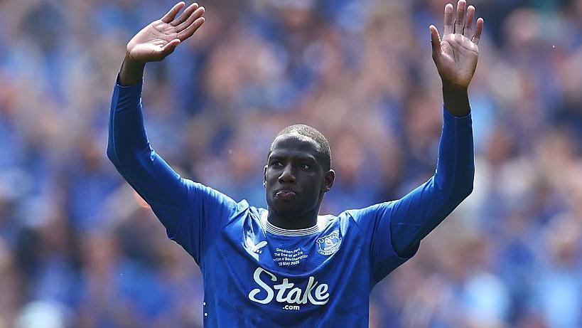 Abdoulaye Doucoure Akan Tinggalkan Everton Musim Panas Ini, Sebuah Perpisahan Penuh Emosi