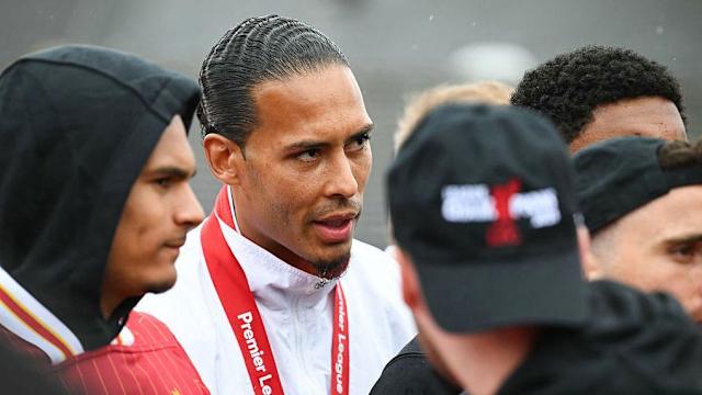Solidaritas Kapten Liverpool: Virgil Van Dijk Berdoa untuk Korban Insiden di Parade Trofi
