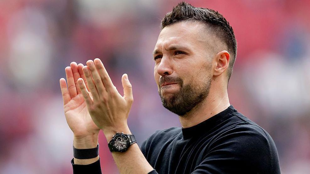 Kisah Sembilan Poin yang Menguap dan Gol Menit ke-99: Bagaimana Ajax Kehilangan Gelar Juara