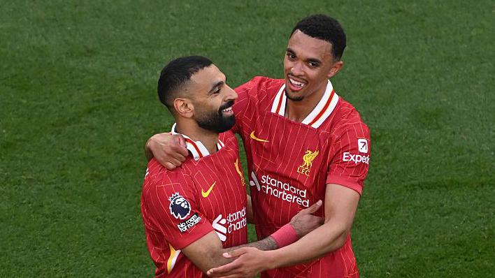 Salah Kecam Cibiran ‘Kasih’ kepada Alexander-Arnold