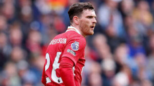 Robertson Dukung Kerkez Usai Substitusi Cepat di Liverpool