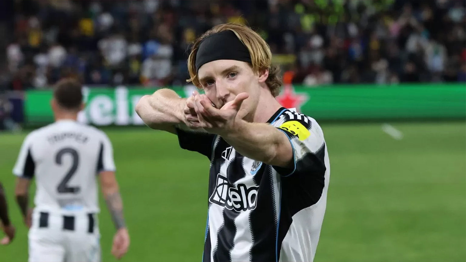 Nick Woltemade selebrasi gol untuk Newcastle United