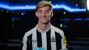 Anthony Gordon Newcastle: apakah tempatnya di starting XI mulai goyah?