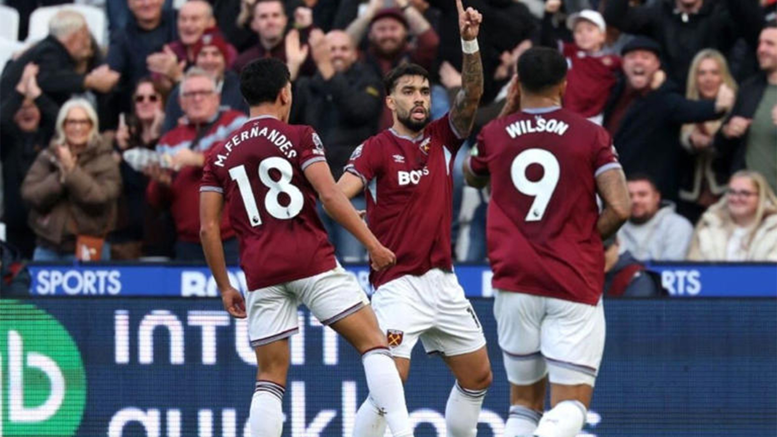 West Ham Players merayakan gol dalam laga Bournemouth