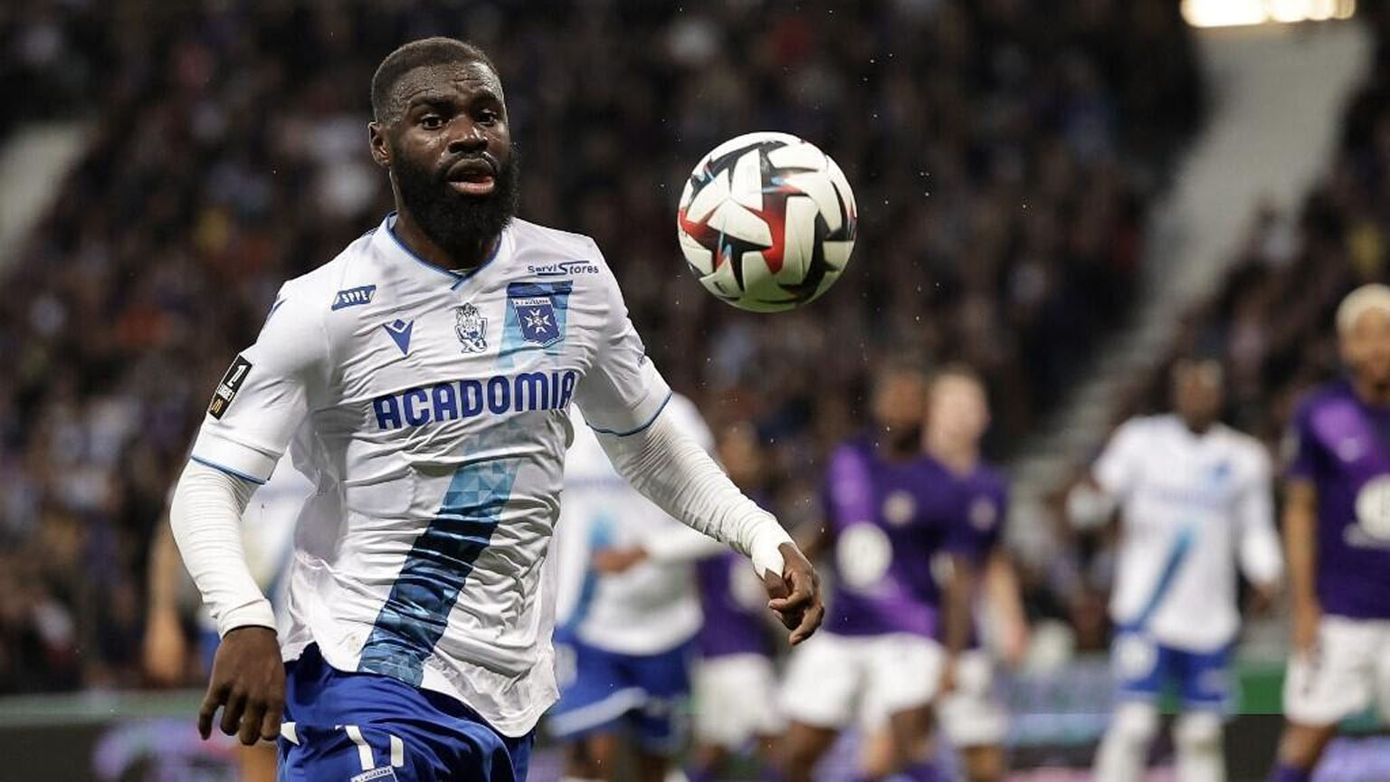 MU incar Sinayoko di bursa Januari